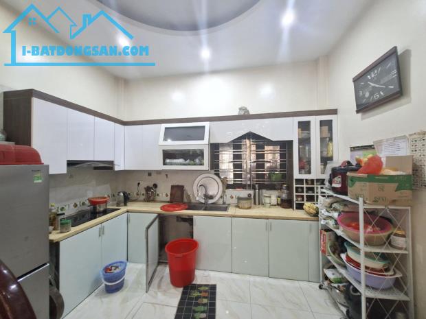 Bán nhà Quang Tiến 60m 4 tầng 11.X tỷ ô tô 7 chỗ  kinh doanh