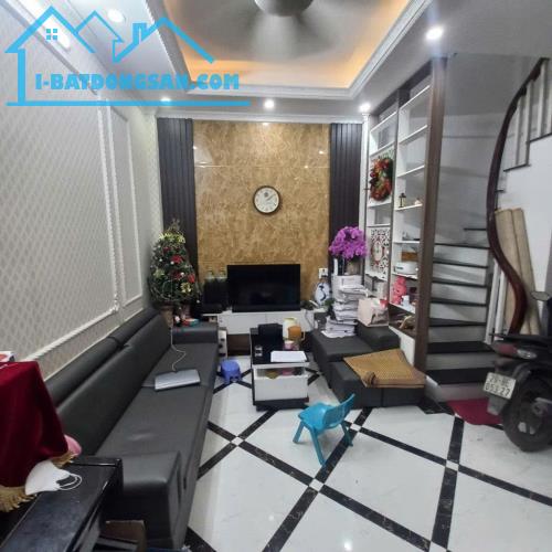 Cho thuê nhà riêng Trần Phú, Hà Đông - 33m2 - 5 Tầng - Full ĐCB - 11 triệu/tháng