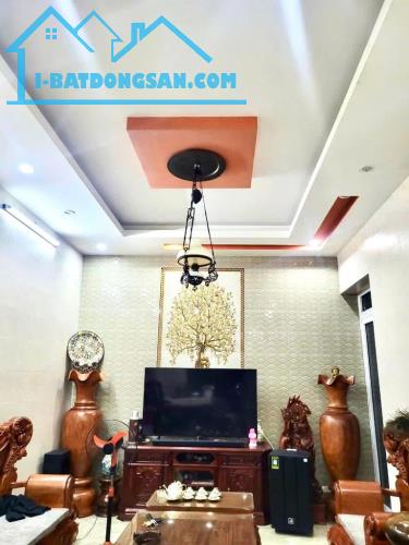 Bán nhà phố Trần Khát Chân 67/80m2, xây dựng kiên cố, mặt tiền 4,2m2 - 3