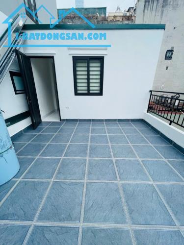 TRUNG TÂM GẦU GIẤY - 2 THOÁNG - Ô TÔ ĐỖ CỬA - THANG MÁY NHẬP - NHÀ ĐẸP MỚI XÂY - CHỈ NHỈNH - 3