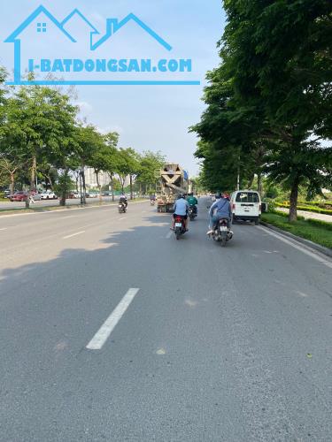 NHÀ MỚI XÂY – XUÂN PHƯƠNG – NGÕ THÔNG – Ô TÔ ĐỖ CỬA – THANG MÁY NHẬP KHẨU – Ở NGAY