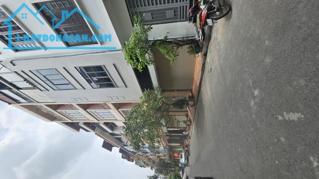 CHÍNH CHỦ BÁN NHÀ 5 TẦNG TÂM HUYẾT GẦN HỒ ĐỀN LỪ, 68M, Ô TÔ TRÁNH, MẶT TIỀN BỀ THẾ GIÁ 14,