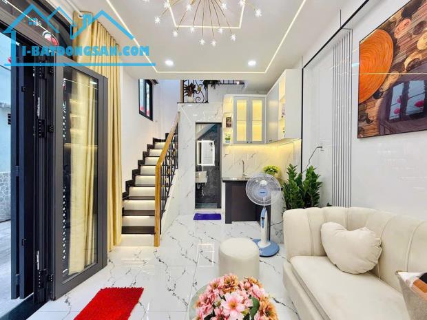 Gấp bán,Giá 3tỷ788 bớt lộc,Nhà hẻm xe hơi 58m2, Kế bên khu Phan Xích Long, Thích Quảng Đức