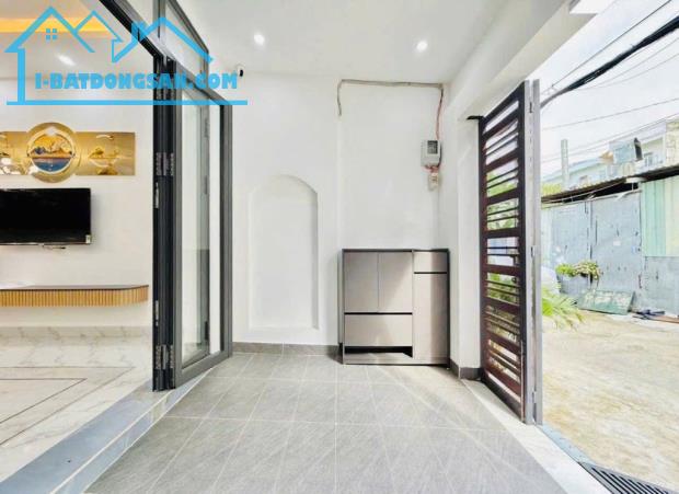🏡 NHÀ ĐẸP SÁT CHỢ THẠCH ĐÀ – GẦN CHUNG CƯ DREAM HOME – HẺM 5M – 3PN – CHỈ 5.65 TỶ!