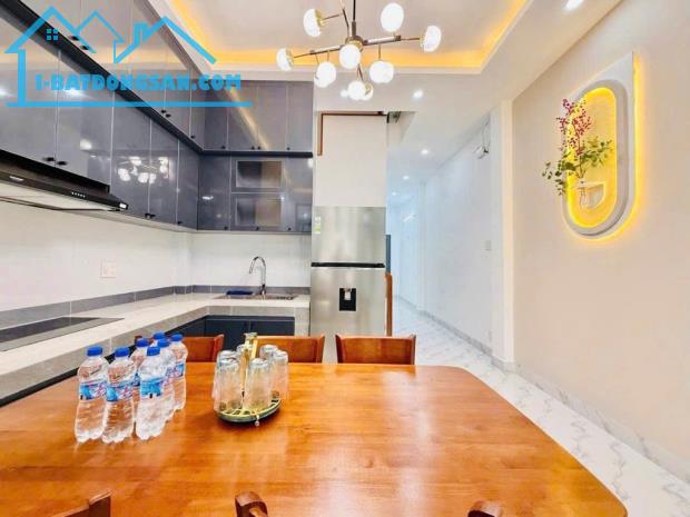 🏡 NHÀ ĐẸP SÁT CHỢ THẠCH ĐÀ – GẦN CHUNG CƯ DREAM HOME – HẺM 5M – 3PN – CHỈ 5.65 TỶ! - 1