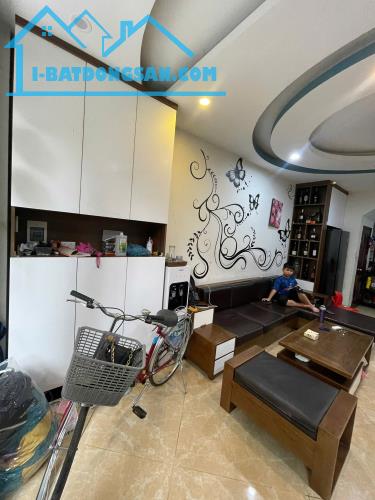 BÁN GẤP NHÀ ĐỊNH CÔNG THƯỢNG HOÀNG MAI 42m2, 5 TẦNG MẶT TIỀN 4,2m GIÁ 10.6 TỶ - 1