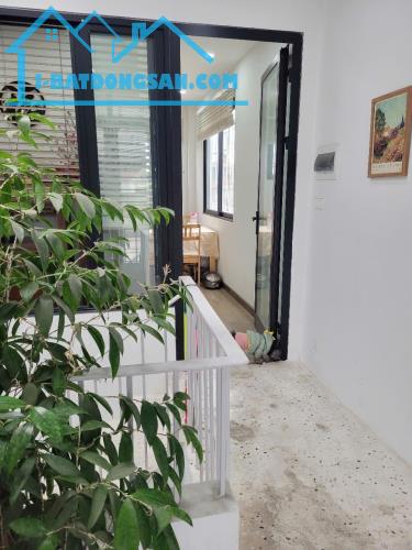 VUA MẶT PHỐ - Bán nhà Mặt phố HÀO NAM giá 22 tỷ, 61.1m x 2 tầng, MT 10m