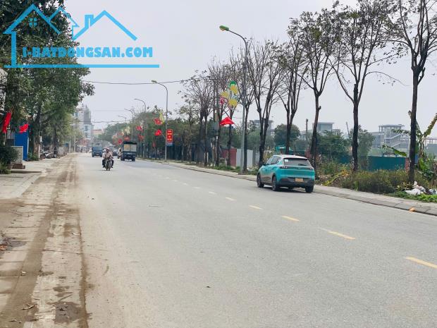 Chủ cần bán gấp 100m2 ngay đường Lê Hữu Tựu - Nguyên Khê, đường thông 6m. Lh 0981568317 - 2