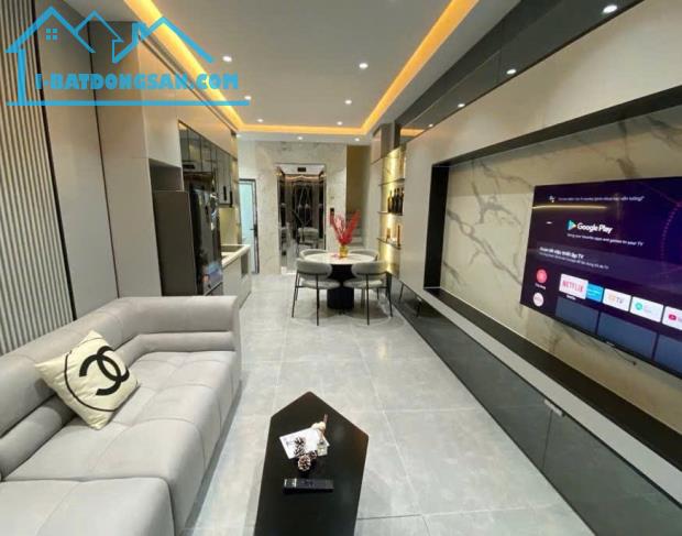 NHÀ ĐẸP THANG MÁY - FULL NỘI THẤT BÀN GIAO. Giá Bán : 8.9 TỶ