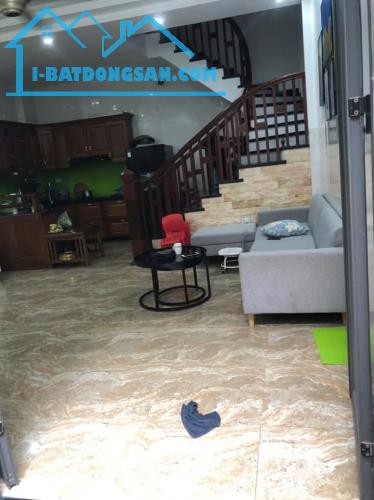 Cho thuê nhà ngõ 325 phố Kim Ngưu Hai Bà Trưng 35m x 4 tầng, giá 12tr/tháng