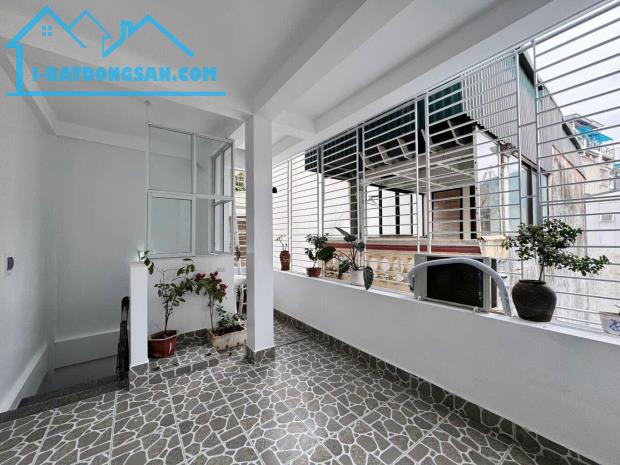 NGỌC HÀ 30M2 x Mặt tiền 5.5M - Ngõ thẳng tắp, cách mặt phố 50M, gần Lăng Bác. An ninh tốt. - 2