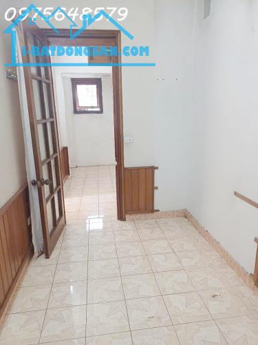 Bán căn hộ tập thể ngõ Thịnh Hào 120m 3 ngủ Ở sướng giá mềm