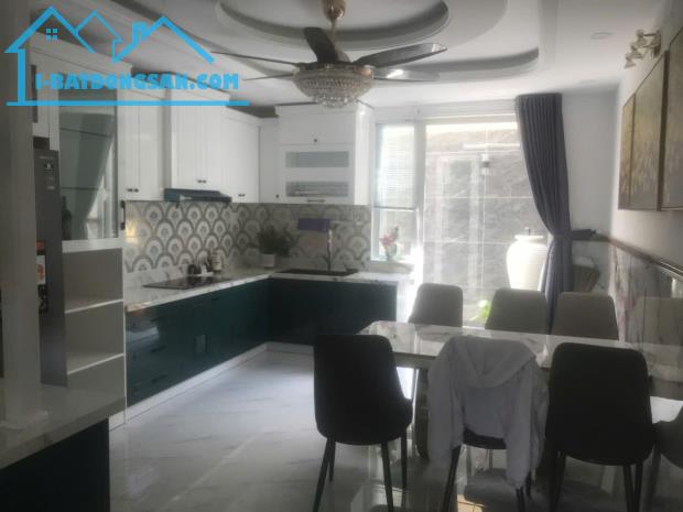 Bán nhà mặt tiền khu Lâm Văn Bền Quận 7
6 lầu , thang máy 80m2, 5PN  chỉ 17,8 tỷ - 1