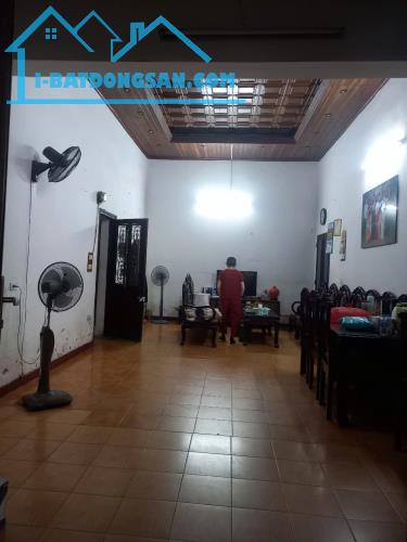 Bán nhà mặt phố Nguyễn Viết Xuân, Thanh Xuân, HN. Diện tích 91m2  mặt tiền 11m, lô góc