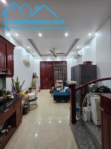 Cần bán gấp nhà Thanh Liệt 30m2 5tầng nhỉnh 4tỷ tý ty