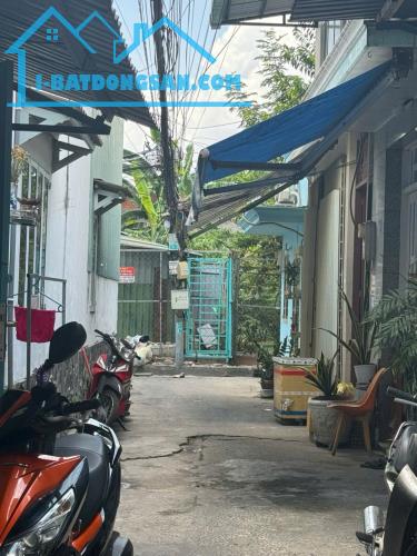 BÁN NHÀ QUẬN 7 HẺM XE BA GÁC - 2 TẦNG -GẦN LOTTE MART - 3