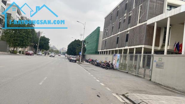 CẦN BÁN MẢNH ĐẤT VÀNG, THÔNG SỐ ĐẸP GIA THƯỢNG 55M, MT 6.2M, LÔ GÓC, NỞ HẬU, Ô TÔ VÀO ĐẤT.