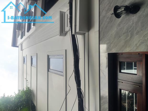Hot - Bán  Nhà 32m2 x5T, Lạc Long Quân, 8.69 Tỷ, Đẹp Lung Linh