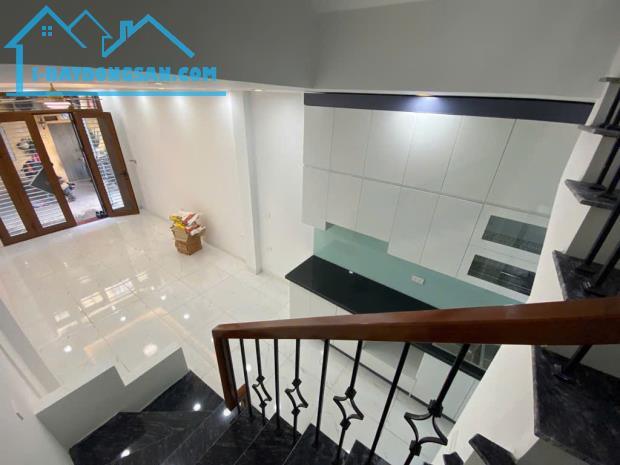 BÁN NHÀ ĐẸP – ĐẠI MỖ - Ô TÔ ĐỖ CỔNG  – 30M2 –GIÁ 5.9 TỶ
