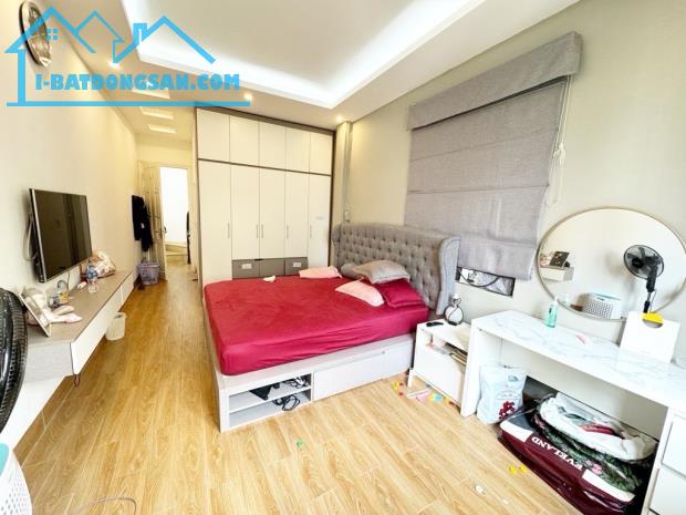 TÔN ĐỨC THẮNG 1 NHÀ RA PHỐ, 40M2 x 7 TẦNG, THANG MÁY, VỪA Ở VỪA KINH DOANH, GIÁ 13.4 TỶ