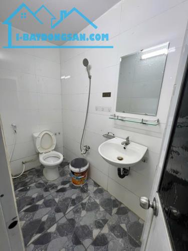 Nhà đẹp rẻ lô góc Tỉnh lộ 10, 2 Tầng , 45m2 , chỉ hơn 3 tỷ. - 1
