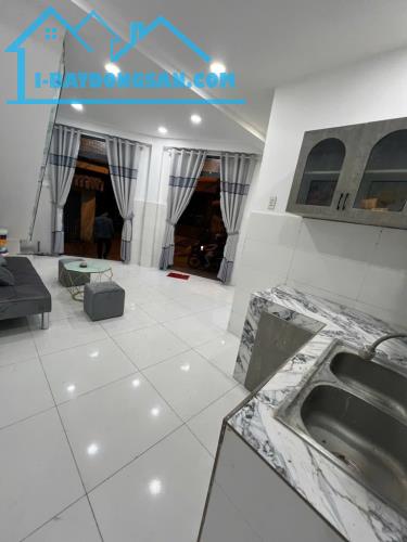 Nhà đẹp rẻ lô góc Tỉnh lộ 10, 2 Tầng , 45m2 , chỉ hơn 3 tỷ. - 2