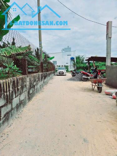 BÁN LÔ ĐẤT 5X27=135M2 SHR giá 1tỷ200,ĐỐI DIỆN ECITY TÂN ĐỨC,ĐỨC HÒA
