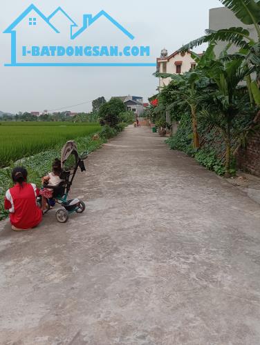 Bán đất bìa làng - xã quang tiến (sóc Sơn) - 86m2- 2,15 tỷ