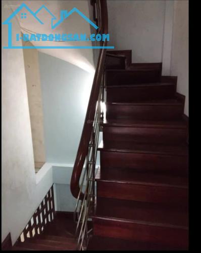 Cho thuê nhà Đông Thiên, 4 tầng x 30m2, 3 ngủ, 3 WC, 8.5 Triệu ở gđ, nhóm 4 người - 1