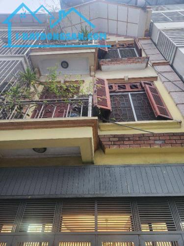 (SỔ VUÔNG) Bán nhà mặt ngõ chùa Láng 50mx4T MT 4.6m 10 tỷ kinh doanh ở suống oto đỗ Đống Đ