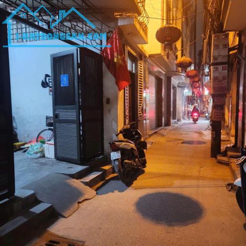 Bán Nhà Chính Chủ 3 Tầng – Khương Trung – Gần Hồ – Ô TÔ qua nhà – DT 75m² – Giá 12.5 Tỷ