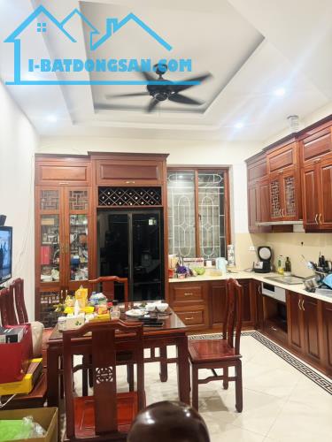 Bán nhà mặt ngõ Nguyễn Quý Đức, ô tô tải, kinh doanh, 11 tỷ hơn