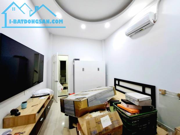 Chia gia tài, bán gấp nhà mới 4 tầng, hẻm ô tô, khu sầm uất, Đông Hồ-Tân Bình, chỉ 6.x tỷ. - 2