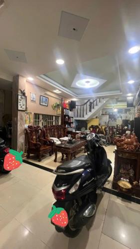 Chủ bán giảm 1.5 Tỷ, giá chào mới 4.0 Tỷ - Ngay Emart - Gò Vấp