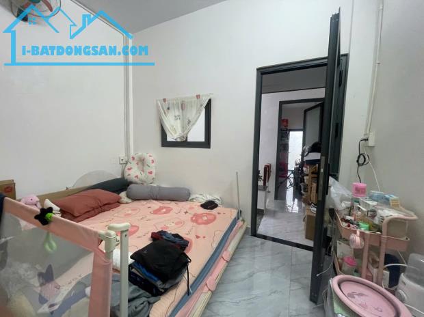 Cần Bán Nhà 🏘️ Kênh Tân Hoá - Tân Phú ♦️ 37m2 chỉ 4tỷ♦️ 30m ra mặt tiền đường , hẻm sạch - 2