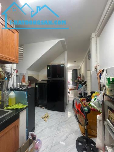 Cần Bán Nhà 🏘️ Kênh Tân Hoá - Tân Phú ♦️ 37m2 chỉ 4tỷ♦️ 30m ra mặt tiền đường , hẻm sạch - 3