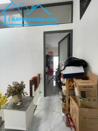 Cần Bán Nhà 🏘️ Kênh Tân Hoá - Tân Phú ♦️ 37m2 chỉ 4tỷ♦️ 30m ra mặt tiền đường , hẻm sạch - 4