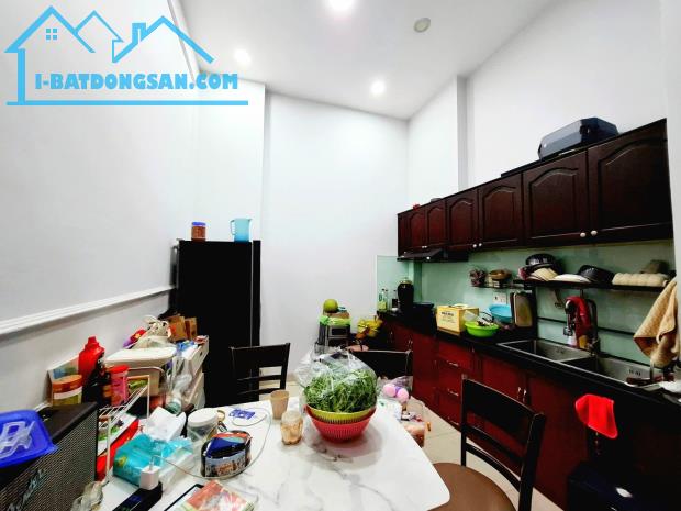Chia gia tài, bán gấp nhà mới 4 tầng, hẻm ô tô, khu sầm uất, Đông Hồ-Tân Bình, chỉ 6.x tỷ. - 2