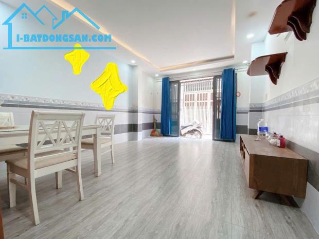 GẦN CÔNG VIÊN LÀNG HOA - GÒ VẤP - GIÁ 4.2 Tỷ - 1