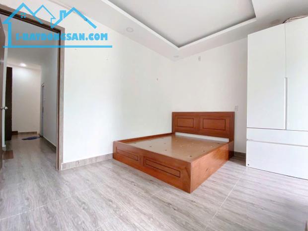 GẦN CÔNG VIÊN LÀNG HOA - GÒ VẤP - GIÁ 4.2 Tỷ - 4