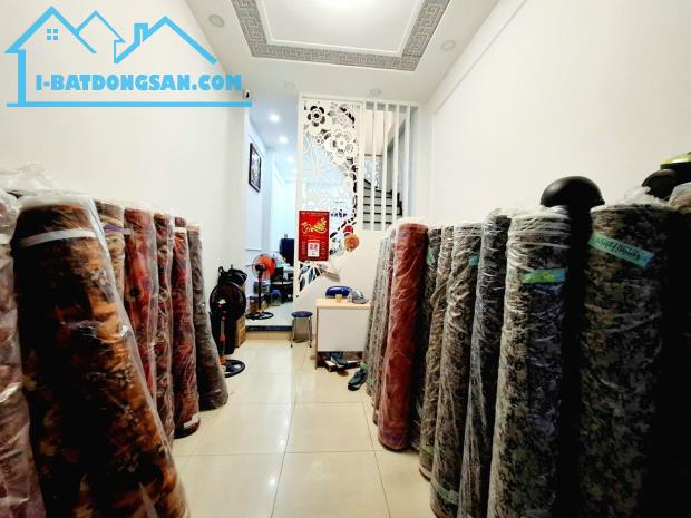 Chia gia tài, bán gấp nhà mới 4 tầng, hẻm ô tô, khu sầm uất, Đông Hồ-Tân Bình, chỉ 6.x tỷ. - 1