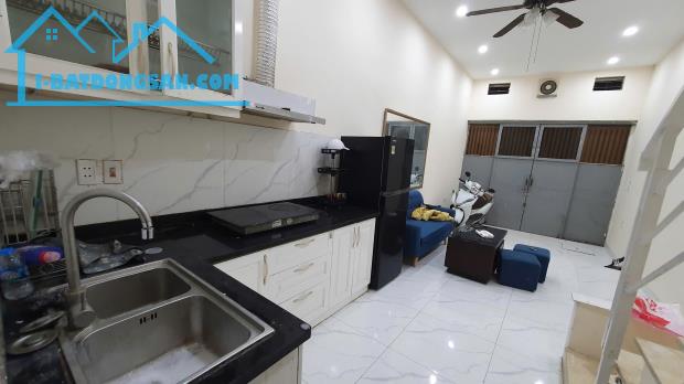 KIM MÃ - NHÀ ĐẸP Ở LUÔN - GẦN PHỐ - NGÕ NÔNG - GIÁ HỢP LÍ - 30M² NHỈNH 5 TỈ - 1