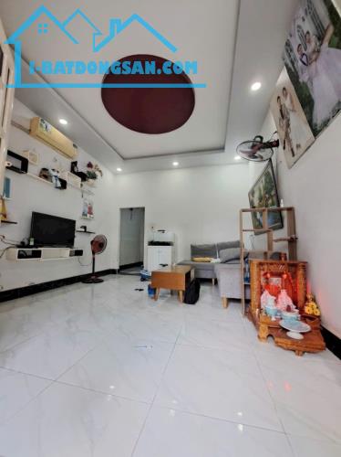 Bán nhà 2 Tầng Đông Hòa,SHR,đường xe hơi phà phà,giá cực kì rẻ - 1