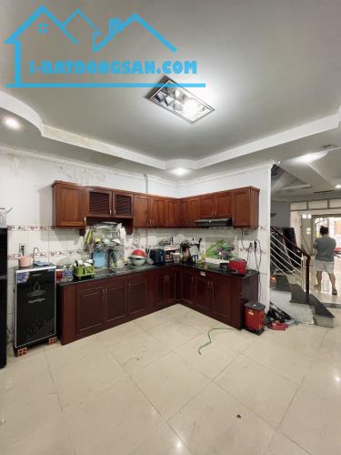 Bán nhà Mặt tiền 3 tầng đường Hoàng Xuân Nhị , Tân Phú  nhỉnh 7 tỷ - 1