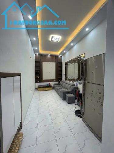 Cho thuê nhà ngõ 295 Bạch Mai Hai Bà Trưng 30/50m x 3 tầng, giá 12tr/tháng