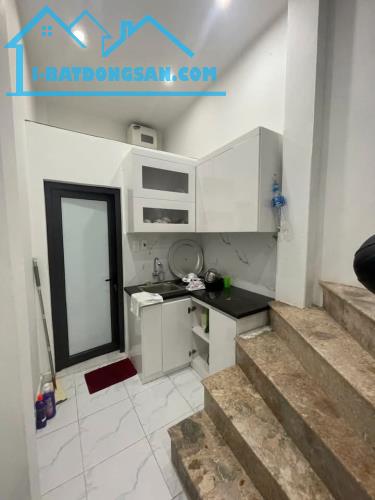 Cho thuê nhà ngõ 295 Bạch Mai Hai Bà Trưng 30/50m x 3 tầng, giá 12tr/tháng - 1