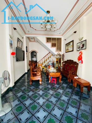 Bán nhà 4 tầng vị trí đẹp đường oto,thông  Đi bộ ra biển Hòn Chồng 3 phút - 1