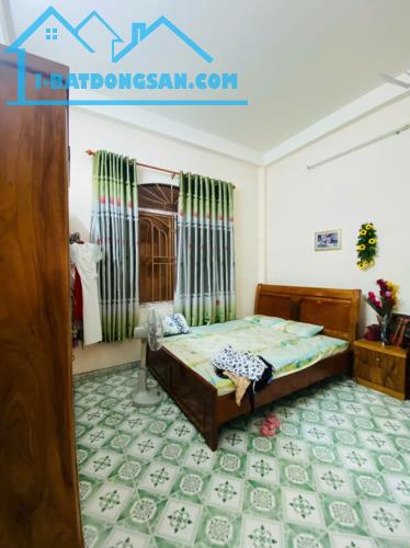 Bán nhà 4 tầng vị trí đẹp đường oto,thông  Đi bộ ra biển Hòn Chồng 3 phút - 4