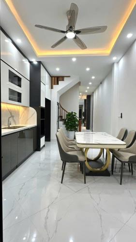 Bán nhà phố 8/3 .Nhà mặt phố, 78m2 ,5tầng, mặt tiền 3,8m .Thang máy nhập khẩu, nội thất xị - 3