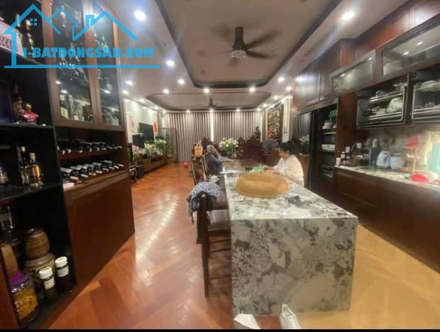 BÁN NHÀ PHÂN LÔ NGUYỄN VĂN HUYÊN, ÔTÔ TRÁNH, KINH DOANH ĐẮC ĐỊA, 75M2 NHỈNH 26TỶ